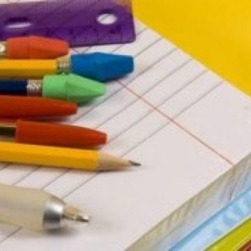 Rechizite gratuite pentru elevii nevoiaşi