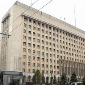 Sindicatele din transporturi refuză reducerea timpului de lucru şi a salariilor Sindicatele din transporturi refuză reducerea timpului de lucru şi a salariilor