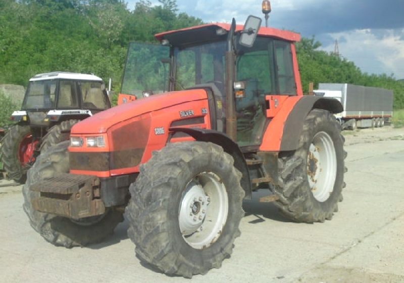 Două utilaje suspecte a fi furate au fost descoperite de poliţiştii de frontieră maramureşeni