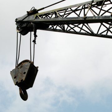 Volumul lucrărilor de construcţii a scăzut cu 2,2% în primele şapte luni din 2011