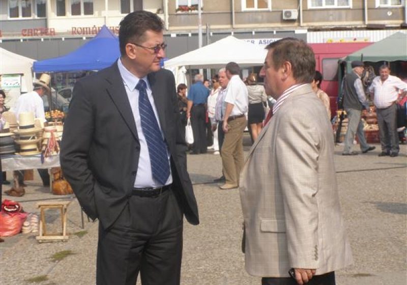 Baia Mare: Producătorii agricoli şi meşterii populari, apreciaţi şi încurajaţi de preşedintele Consiliului Judeţean Maramureş