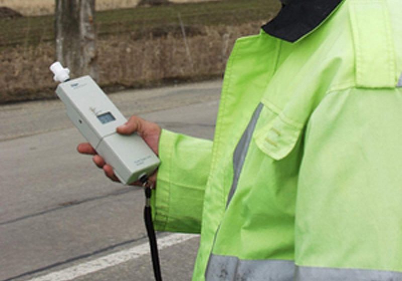 Trei persoane accidentate de un conducător auto cu alcoolemie peste limita legală