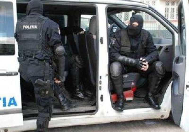 Cooperarea între poliţiştii din Maramureş şi Satu Mare a dus la arestarea preventivă a doi infractori din Ungaria Cooperarea între poliţiştii din Maramureş şi Satu Mare a dus la arestarea preventivă a doi infractori din Ungaria