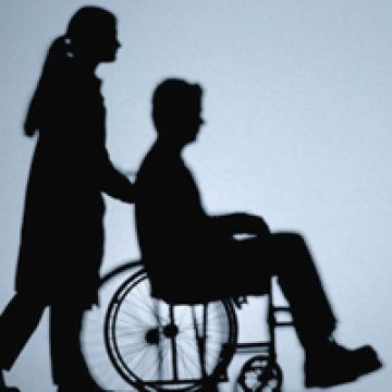 Asistenţii personali îşi caută dreptatea în instanţă Asistenţii personali îşi caută dreptatea în instanţă