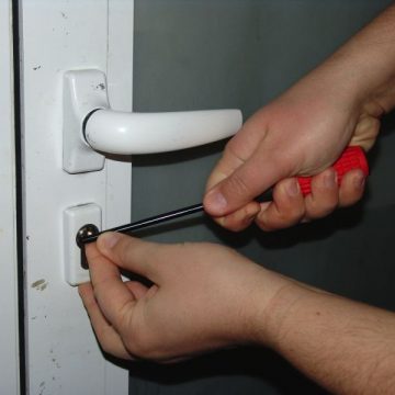 Băiat de 15 ani din Vişeu de Sus, suspect de săvârşirea a cel puţin 13 furturi