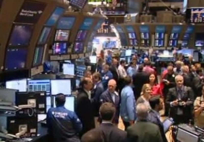 Bursa a crescut vineri cu 4,5%, în cel mai alert ritm din ultimele două luni. Ce a influenţat piaţa