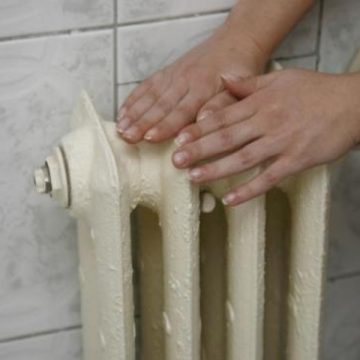 Caldura pe jumatate in scolile sighetene