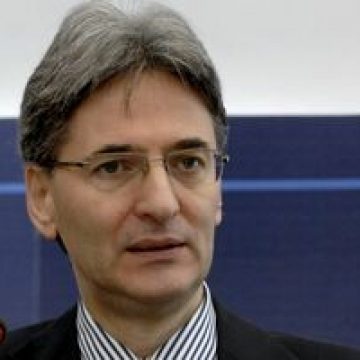 Cod prin care demnitarii şi funcţionarii se reţin de la acte imorale şi ilegale în contractele pe fonduri UE Cod prin care demnitarii şi funcţionarii se reţin de la acte imorale şi ilegale în contractele pe fonduri UE