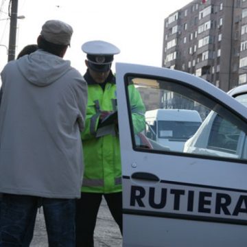 Peste 190 de vehicule au fost verificate pentru depistarea neregulilor la regimul circulaţiei pe drumurile publice din Maramureş Peste 190 de vehicule au fost verificate pentru depistarea neregulilor la regimul circulaţiei pe drumurile publice din Maramureş