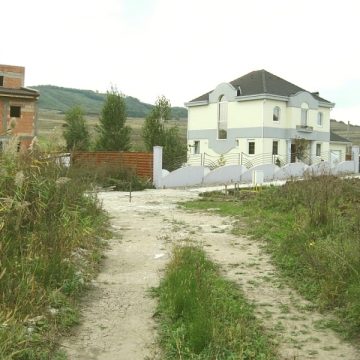 SIGHET: Scandal pentru un drum de servitute