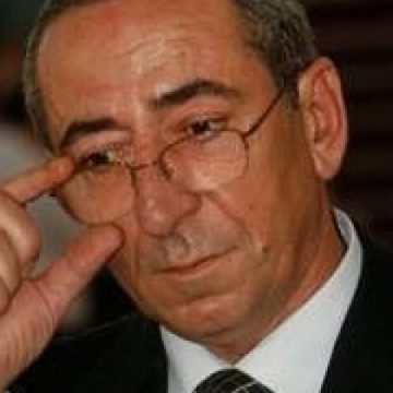 Foştii directori adjuncţi ai SRI Ionel Marin şi Dumitru Zamfir, condamnaţi la un an de închisoare Foştii directori adjuncţi ai SRI Ionel Marin şi Dumitru Zamfir, condamnaţi la un an de închisoare