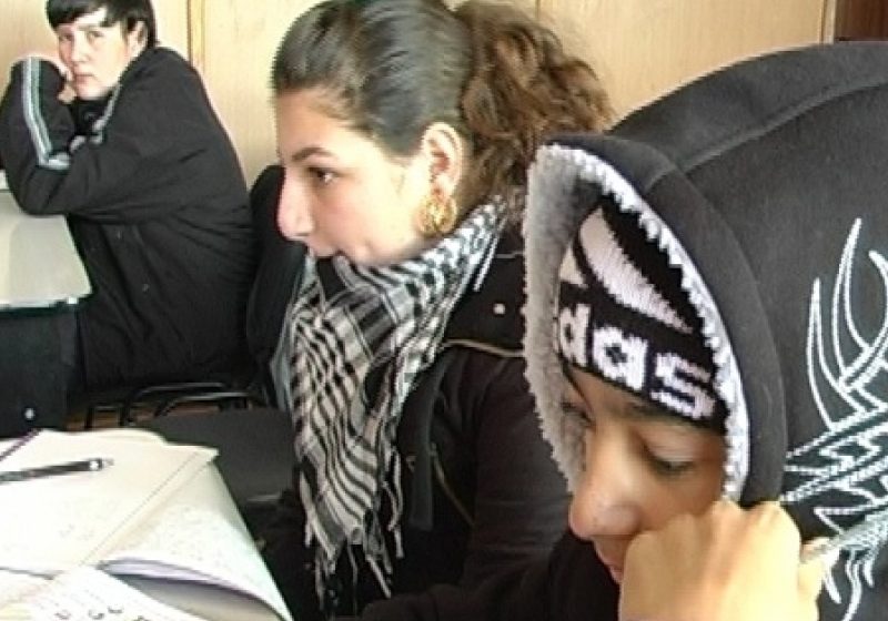 SIGHET: Elevii de la Liceul ucrainean "Taras Sevcenko" stau în frig din cauza nepăsării Inspectoratului Şcolar Judeţean SIGHET: Elevii de la Liceul ucrainean "Taras Sevcenko" stau în frig din cauza nepăsării Inspectoratului Şcolar Judeţean
