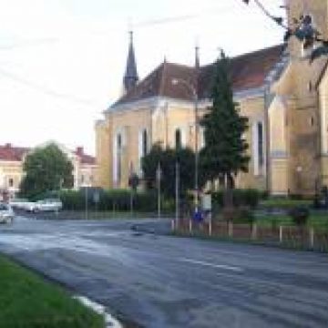 SIGHET: Eveniment rutier cu victimă în "intersecţia morţii" din centrul municipiului SIGHET: Eveniment rutier cu victimă în "intersecţia morţii" din centrul municipiului