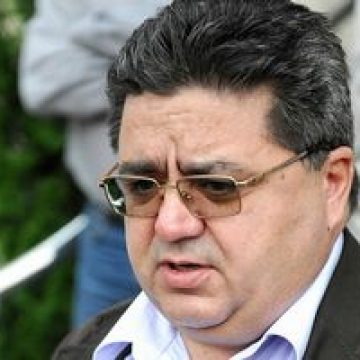 FNSA cere acordarea celui de-al 13-lea salariu pe anul 2011 FNSA cere acordarea celui de-al 13-lea salariu pe anul 2011