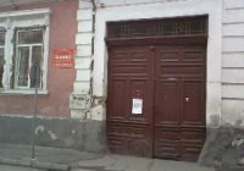 Sighet: Garajul nimănui…în curtea Gradinitei cu Program Prelungit Nr.9 Sighet: Garajul nimănui…în curtea Gradinitei cu Program Prelungit Nr.9