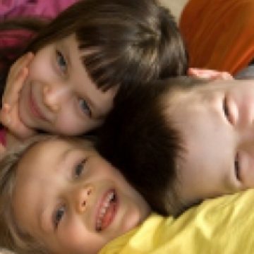 Grădiniţele încalcă legislaţia: grupele de preşcolari trebuie să fie alcătuite din maximum 20 de copii, ceea ce nu se întâmplă în grădiniţele din România Grădiniţele încalcă legislaţia: grupele de preşcolari trebuie să fie alcătuite din maximum 20 de copii, ceea ce nu se întâmplă în grădiniţele din România