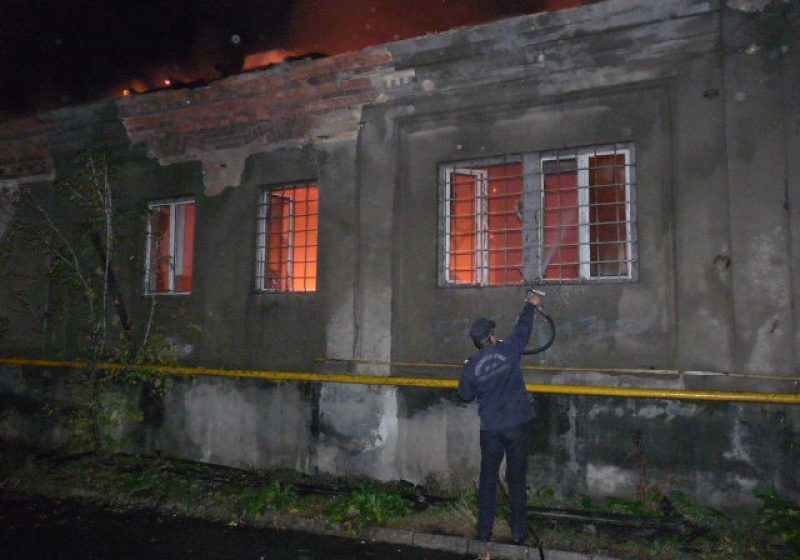 Baia Mare: O societate comercială din Baia Mare a fost distrusă de flăcări Baia Mare: O societate comercială din Baia Mare a fost distrusă de flăcări
