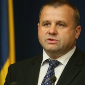 Soţia lui Botiş a minţit în CV pentru a fi în proiectul european. Departamentul de Luptă Antifraudă a sesizat DNA