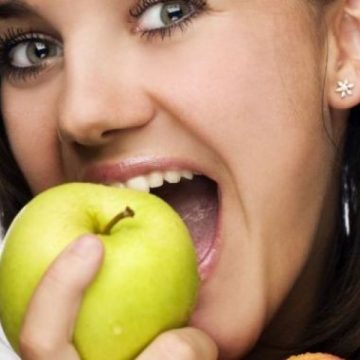Merele mai nocive pentru dinţi decât băuturile carbogazoase Merele mai nocive pentru dinţi decât băuturile carbogazoase