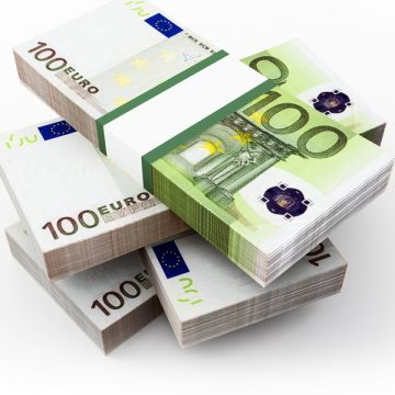 Politia irlandeză a confiscat mii de euro de la o retea de cerşetori. Banii urmau sa ajunga in România Politia irlandeză a confiscat mii de euro de la o retea de cerşetori. Banii urmau sa ajunga in România