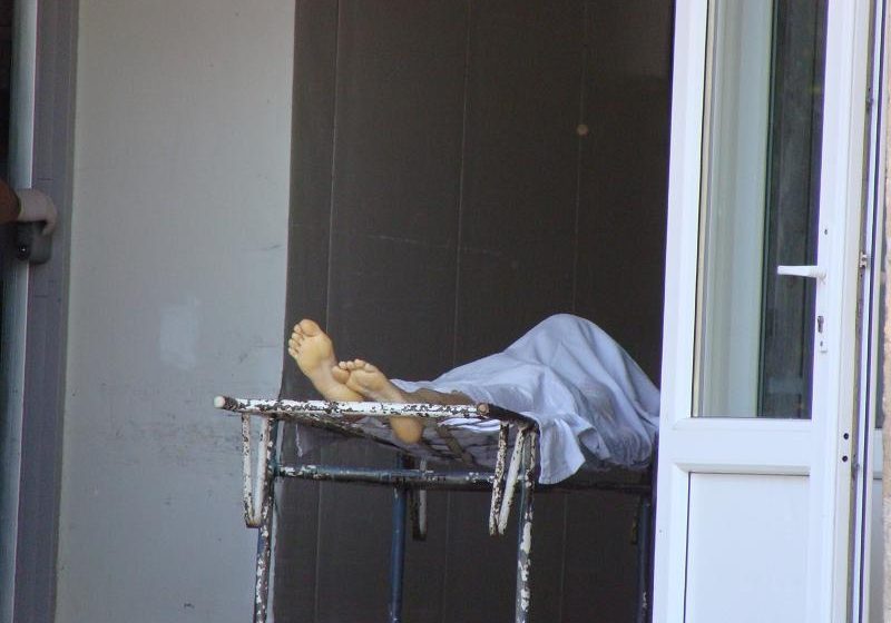Baia Mare: Tânăra accidentată pe trecerea de pietoni, căreia i-a fost refuzată transfuzia de sânge din motive religioase, a murit