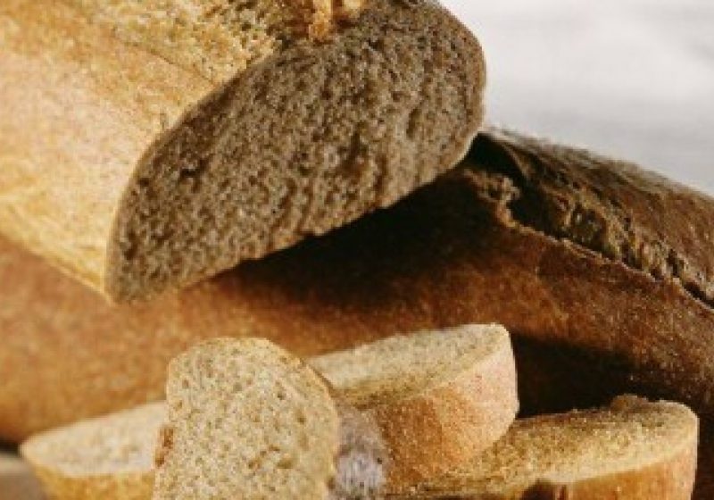 Baia Mare: Atenţie! Pâinea neagră e, de cele mai multe ori, pâine albă!