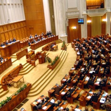 Acord între putere şi opoziţie la Senat: Legea asistenţei sociale va fi dezbătută miercuri Acord între putere şi opoziţie la Senat: Legea asistenţei sociale va fi dezbătută miercuri