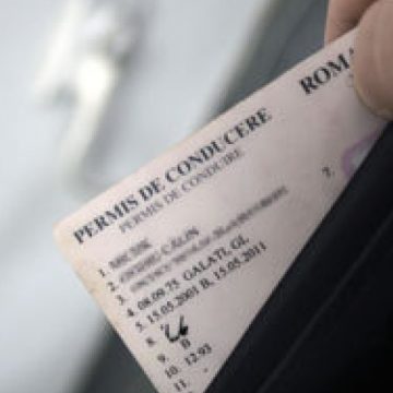 Codul Rutier: Permisul de conducere, retras de Poliţie la sesizarea medicului de familie dacă un specialist semnalează afecţiuni medicale