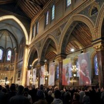 Procesiune de Ziua Fericitului Papă Ioan Paul al II-lea