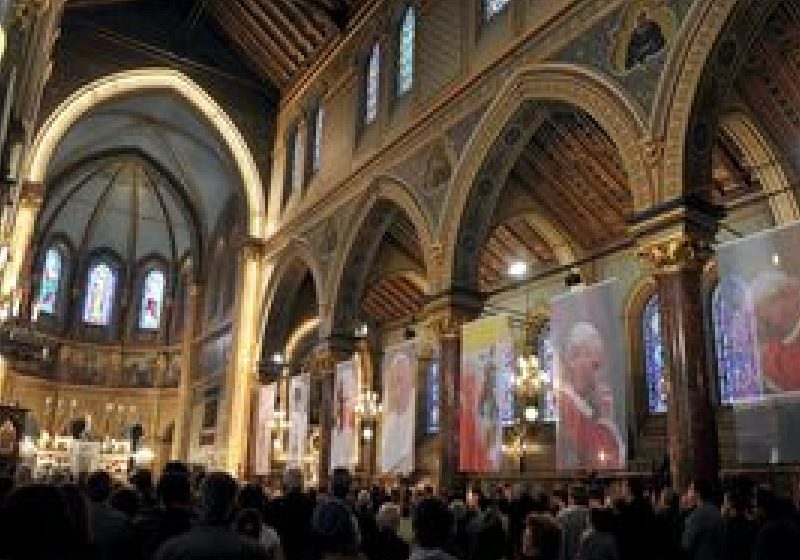 Procesiune de Ziua Fericitului Papă Ioan Paul al II-lea