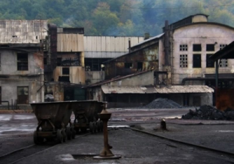 Baia Mare: "Vrem să muncim" au scandat azi în faţa Prefecturii peste 300 de angajaţi ai Societăţii Romplumb Baia Mare: "Vrem să muncim" au scandat azi în faţa Prefecturii peste 300 de angajaţi ai Societăţii Romplumb