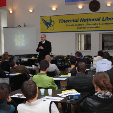 Şcoala Politică “Gh. I. Brătianu” la o nouă ediţie în Sighetu Marmaţiei, sub genericul ”Memoria ca sursă de identitate naţională” Şcoala Politică “Gh. I. Brătianu” la o nouă ediţie în Sighetu Marmaţiei, sub genericul ”Memoria ca sursă de identitate naţională”
