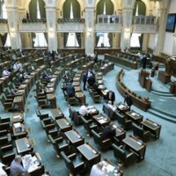 Senatorii nu au ajuns la niciun consens privind ordinea de zi şi dezbaterea legii asistenţei sociale