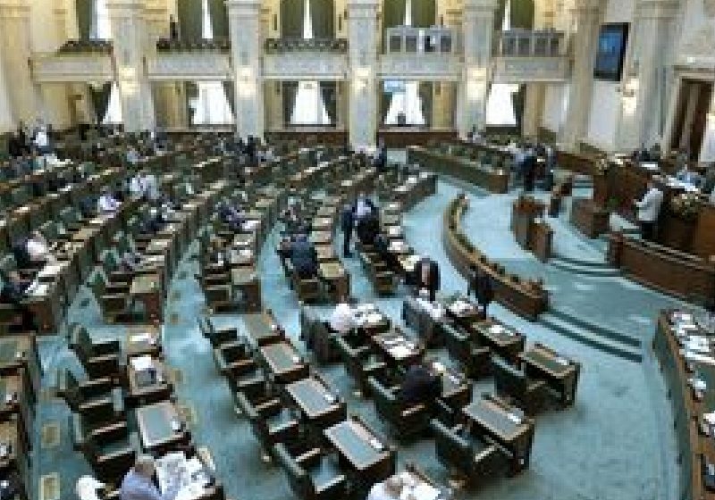 Senatorii nu au ajuns la niciun consens privind ordinea de zi şi dezbaterea legii asistenţei sociale