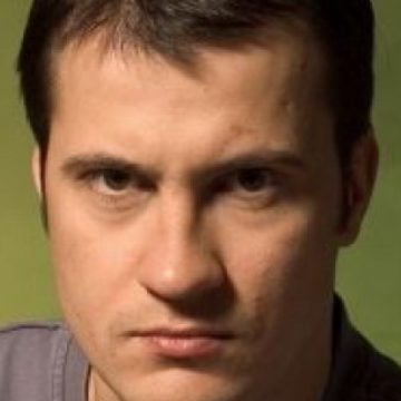 Huidu a ieşit de la audieri în jurul orei 11.30 şi nu a făcut nicio declaraţie jurnaliştilor prezenţi Huidu a ieşit de la audieri în jurul orei 11.30 şi nu a făcut nicio declaraţie jurnaliştilor prezenţi