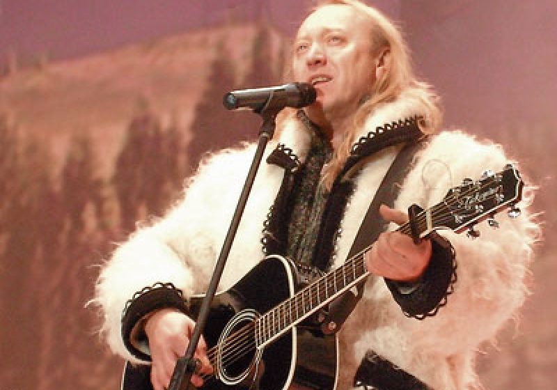 Ştefan Hruşcă revine în decembrie într-un concert de colinde