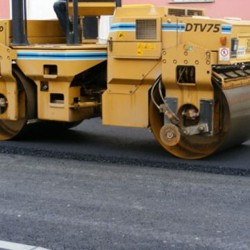 SIGHET: Stradă asfaltată, trafic întrerupt în zona centrala a orasului