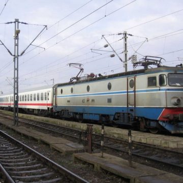 Activitatea de transport feroviar de călători trece duminică la ora de iarnă Activitatea de transport feroviar de călători trece duminică la ora de iarnă