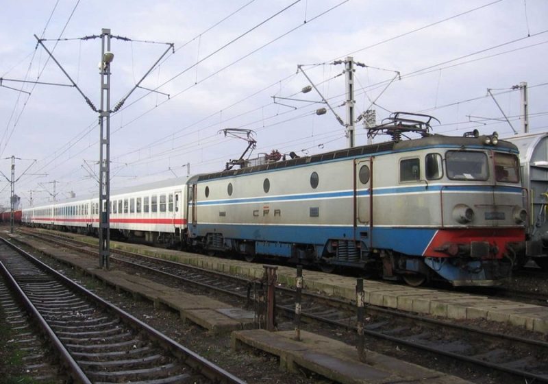 Activitatea de transport feroviar de călători trece duminică la ora de iarnă Activitatea de transport feroviar de călători trece duminică la ora de iarnă