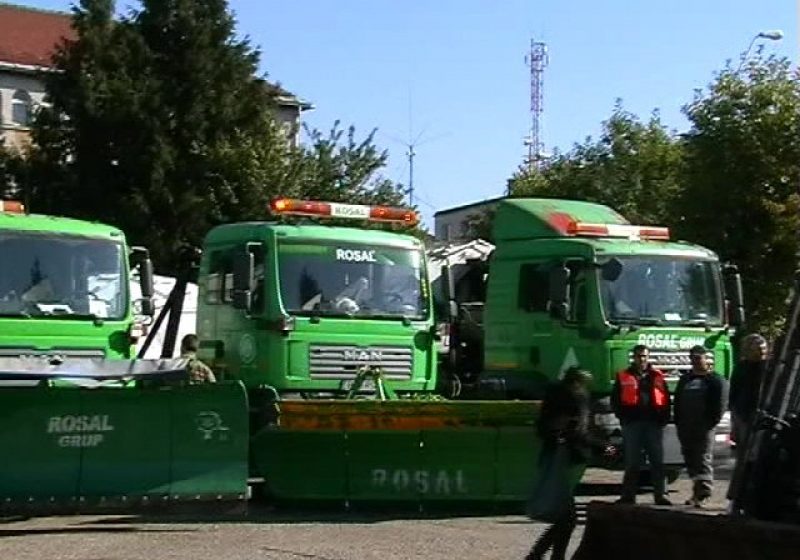 Baia Mare: Primăria Baia Mare este pregătită de iarnă. Utilajele de deszăpezire au fost scoase din garaj