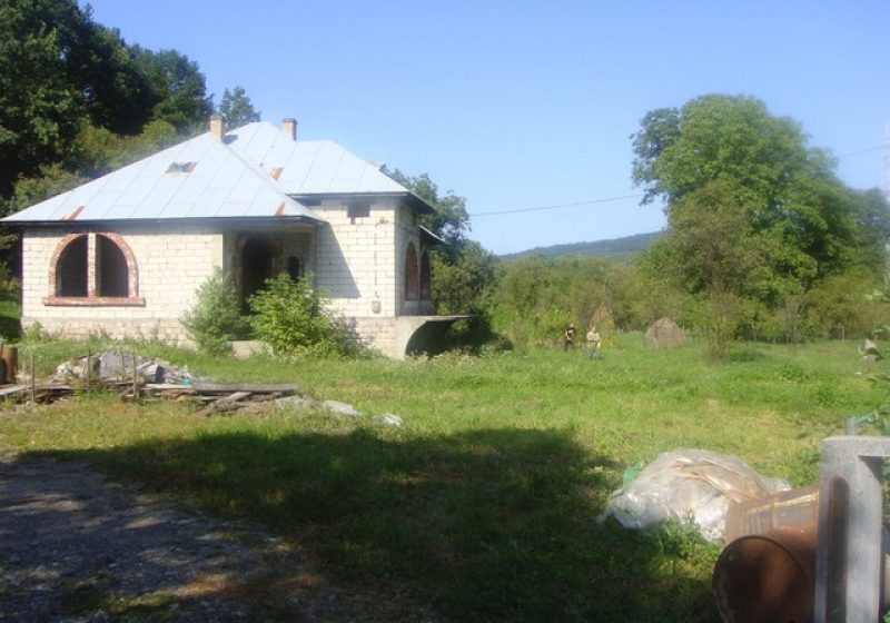 Vand casa la rosu + teren 1440mp