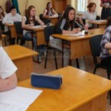 Emoţii şi pregătiri intense în rândul elevilor: a început perioada tezelor Emoţii şi pregătiri intense în rândul elevilor: a început perioada tezelor