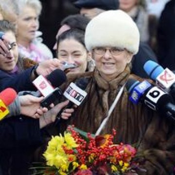 Actriţa Mariana Mihuţ a primit o stea pe Aleea Celebrităţilor Actriţa Mariana Mihuţ a primit o stea pe Aleea Celebrităţilor