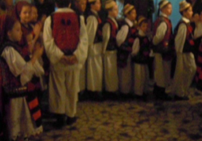SIGHET: Ansamblul Mugurelul a întreţinut voia bună la Balul Părinţilor de la Şcolala "George Coşbuc" SIGHET: Ansamblul Mugurelul a întreţinut voia bună la Balul Părinţilor de la Şcolala "George Coşbuc"