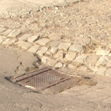 SIGHET: Locatarii de pe strada Traian Bilţiu Dăncuş sunt revoltati  ca municipalitatea a uitat de ei