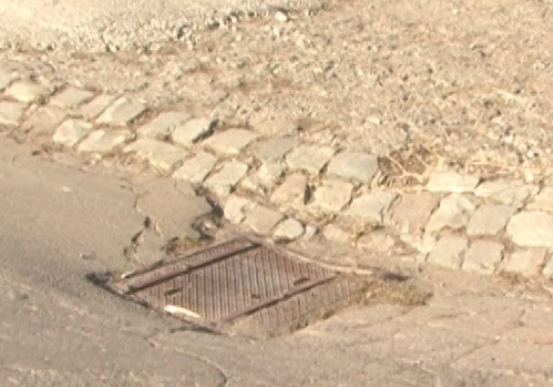 SIGHET: Locatarii de pe strada Traian Bilţiu Dăncuş sunt revoltati ca municipalitatea a uitat de ei SIGHET: Locatarii de pe strada Traian Bilţiu Dăncuş sunt revoltati ca municipalitatea a uitat de ei
