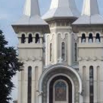 SIGHET: Catedrala Ortodoxă din Sighet se pregăteşte de hramul "Sfinţilor Arhangheli Mihail şi Gavril"