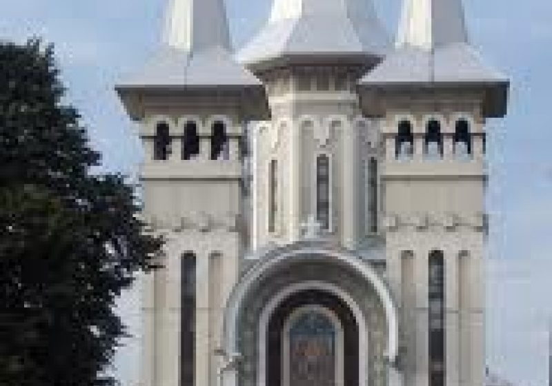 SIGHET: Catedrala Ortodoxă din Sighet se pregăteşte de hramul "Sfinţilor Arhangheli Mihail şi Gavril"