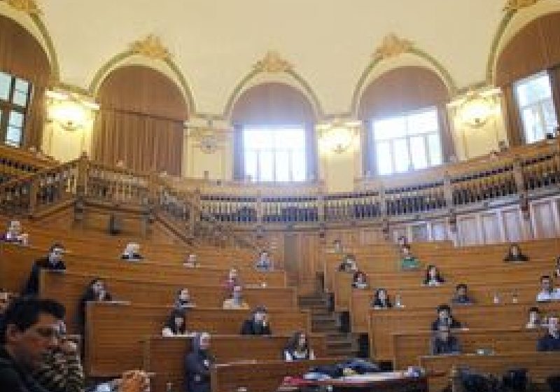 Rezidenţiatul se desfăşoară descentralizat în şase centre universitare