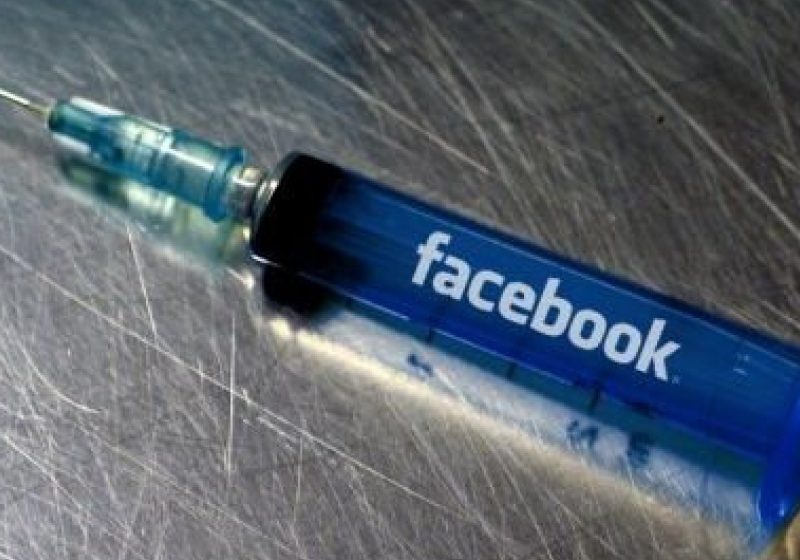 Sighet: Dependenţi de Facebook Sighet: Dependenţi de Facebook